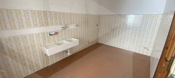 5 rooms Apartment in Bari, Italy No. 22620 8