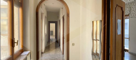 5 rooms Apartment in Bari, Italy No. 22620 11