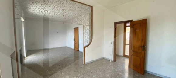 5 rooms Apartment in Bari, Italy No. 22620 6