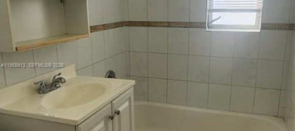 2 chambres propriété commerciale à louer à Miami, Miami-Dade, Florida, USA № 614254 9