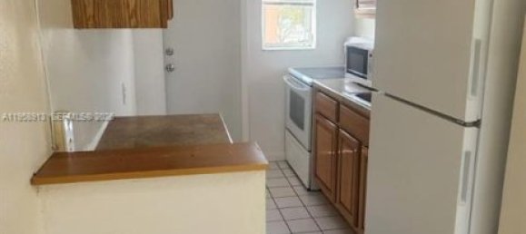 2 chambres propriété commerciale à louer à Miami, Miami-Dade, Florida, USA № 614254 4
