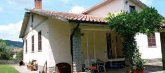 5 rooms Apartment in Orte, Italy No. 199113 2