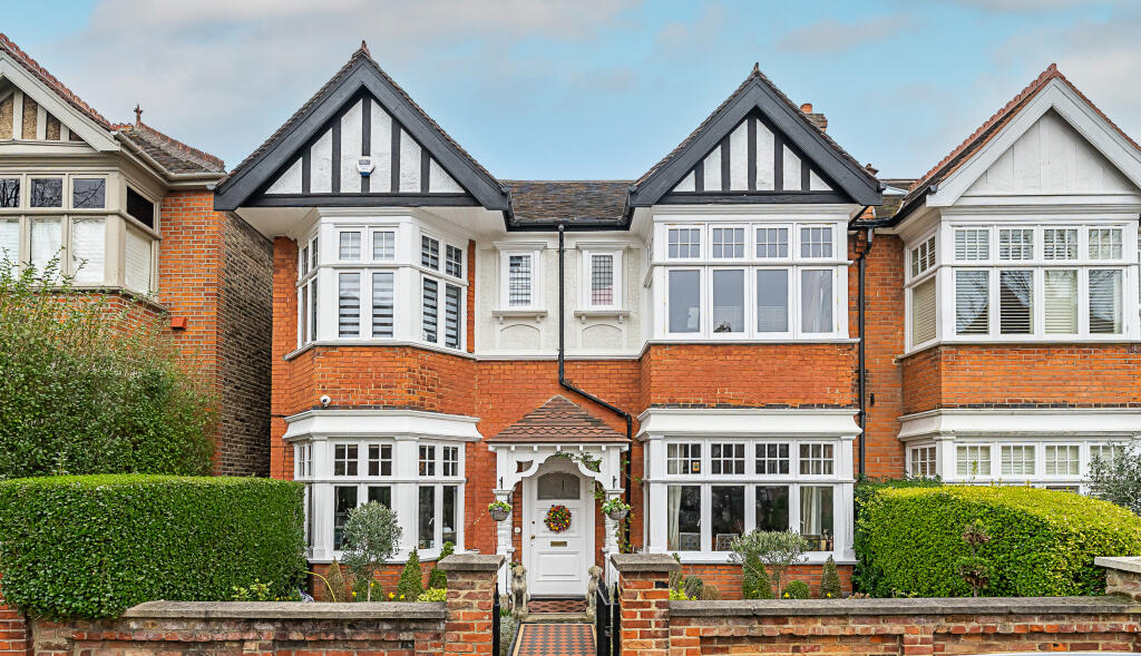 Дом с 5 спальнями в Илинг, Великобритания № 14107