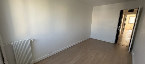 3 bedrooms Apartment in Paris, France No. 114245 10