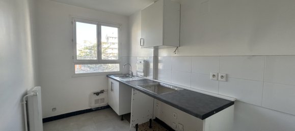3 bedrooms Apartment in Paris, France No. 114245 6