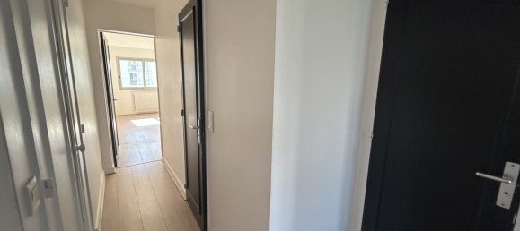3 bedrooms Apartment in Paris, France No. 114245 11