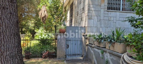 3 bedrooms Apartment in Rome, Italy No. 44852 2