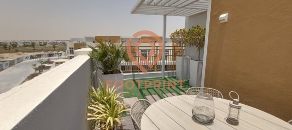 3 bedrooms Townhouse in Dubai, UAE No. 24557 14