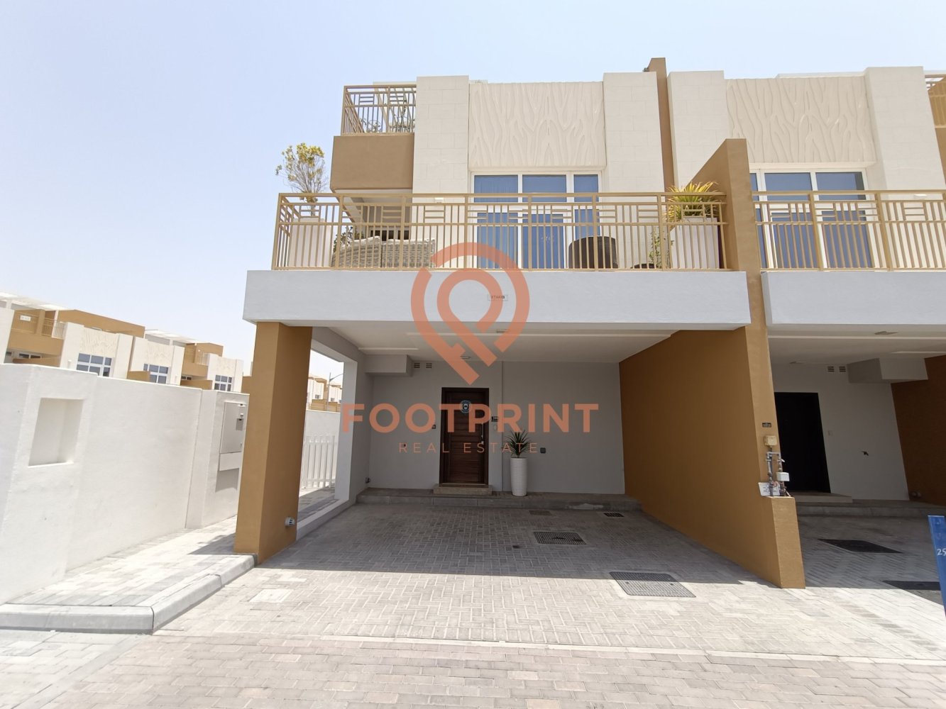 3 bedrooms Townhouse in Dubai, UAE No. 24557