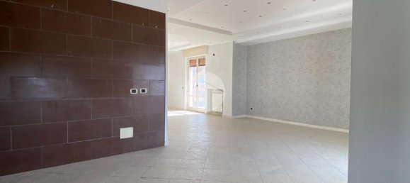 Квартира с 3 спальнями в Сан Джорджо а Кремано, Италия № 320798 20