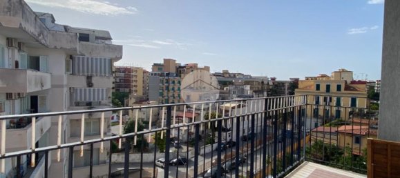 Квартира с 3 спальнями в Сан Джорджо а Кремано, Италия № 320798 3