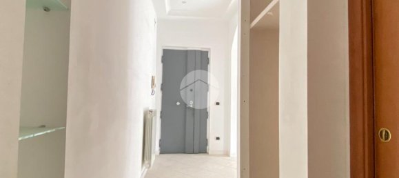 Квартира с 3 спальнями в Сан Джорджо а Кремано, Италия № 320798 16