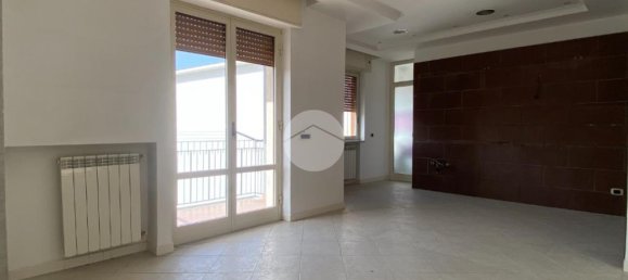 Квартира с 3 спальнями в Сан Джорджо а Кремано, Италия № 320798 36