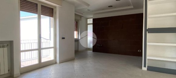 Квартира с 3 спальнями в Сан Джорджо а Кремано, Италия № 320798 15