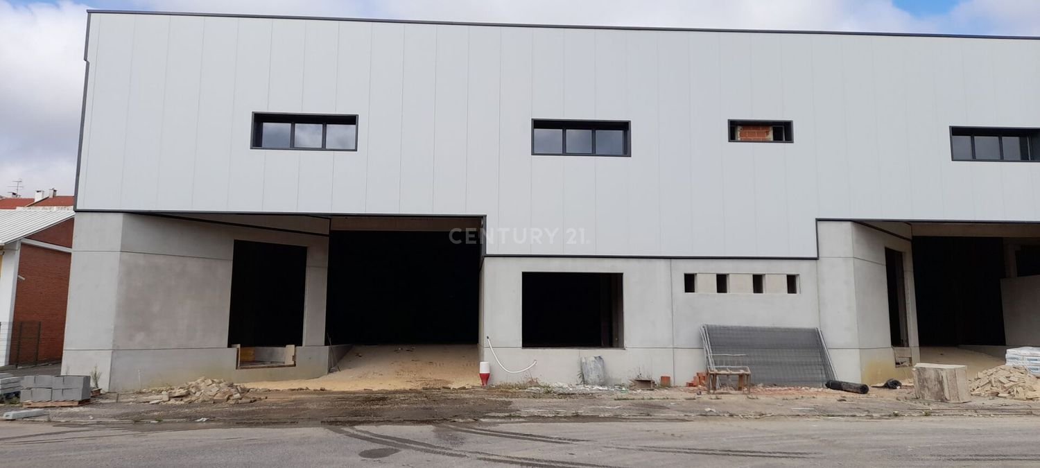 Склад 1050м² в Арруда душ Виньюш, Португалия № 84276