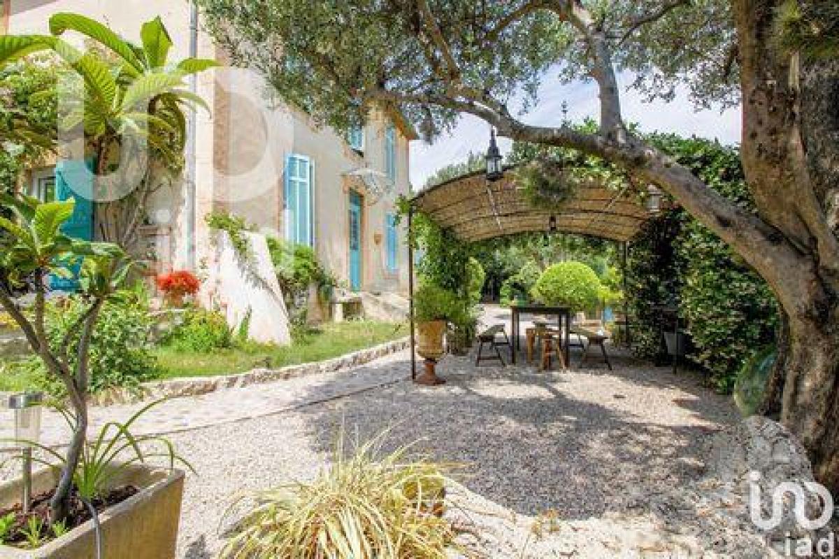 5 bedrooms House in Grasse, France No. 3293