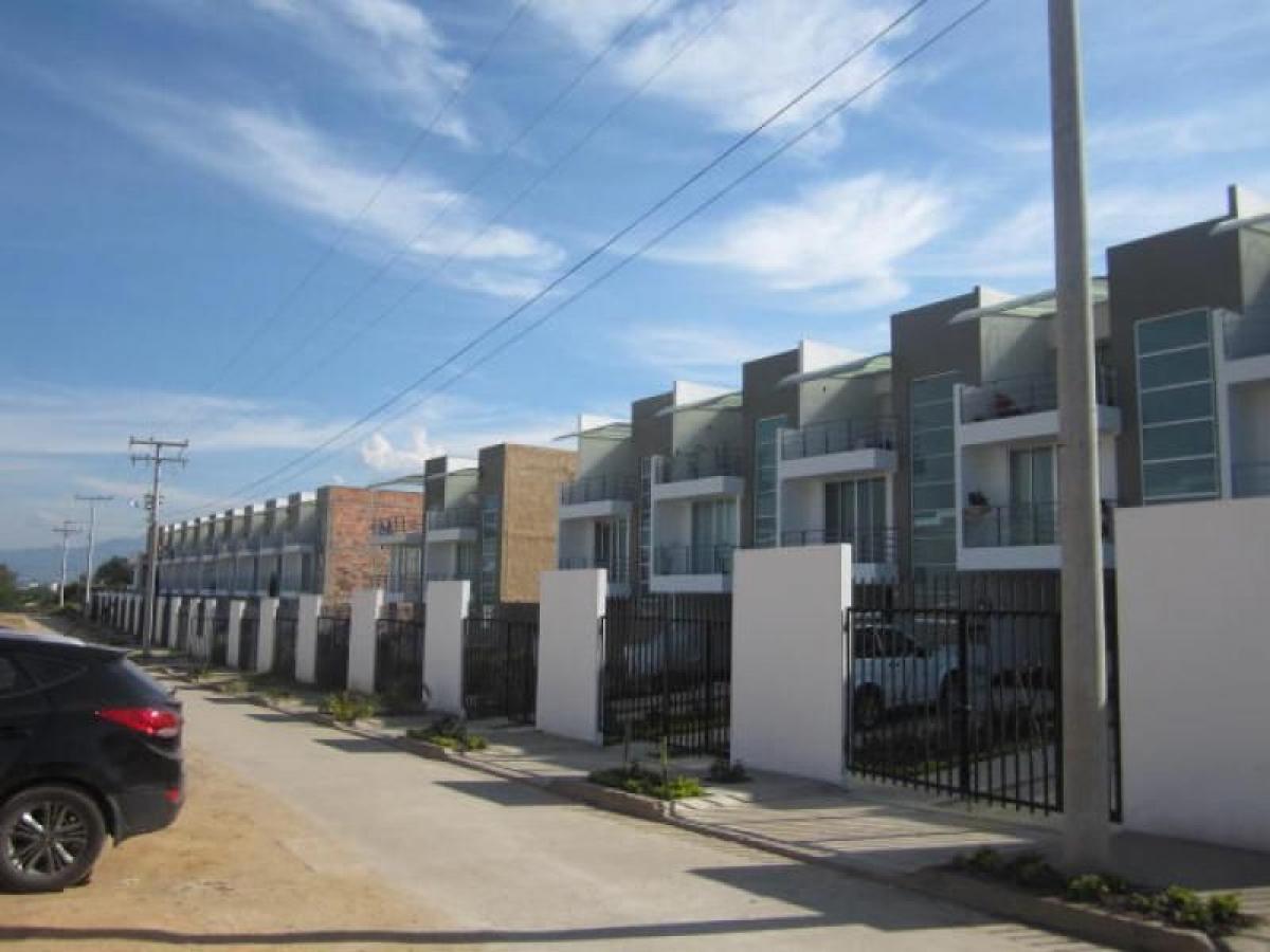 5 bedrooms House in Cundinamarca, Colombia No. 1159