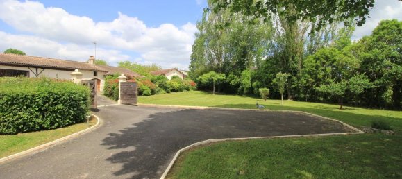 Дом с 5 спальнями в Монфланкен, Франция № 335906 16