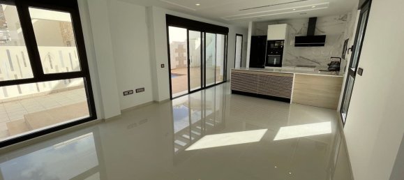 Дом с 3 спальнями в Сьюдад Кесада, Испания № 188721 3