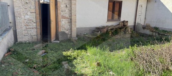4 rooms House in Avezzano, Italy No. 18307 21