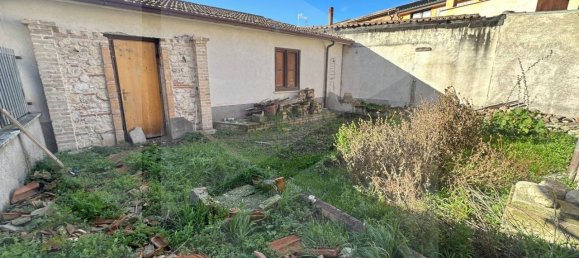 4 rooms House in Avezzano, Italy No. 18307 20