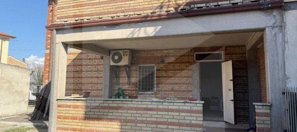 4 rooms House in Avezzano, Italy No. 18307 11