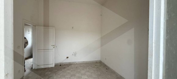 4 rooms House in Avezzano, Italy No. 18307 18