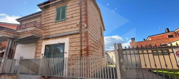 4 rooms House in Avezzano, Italy No. 18307 27