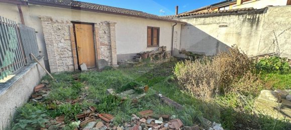 4 rooms House in Avezzano, Italy No. 18307 23