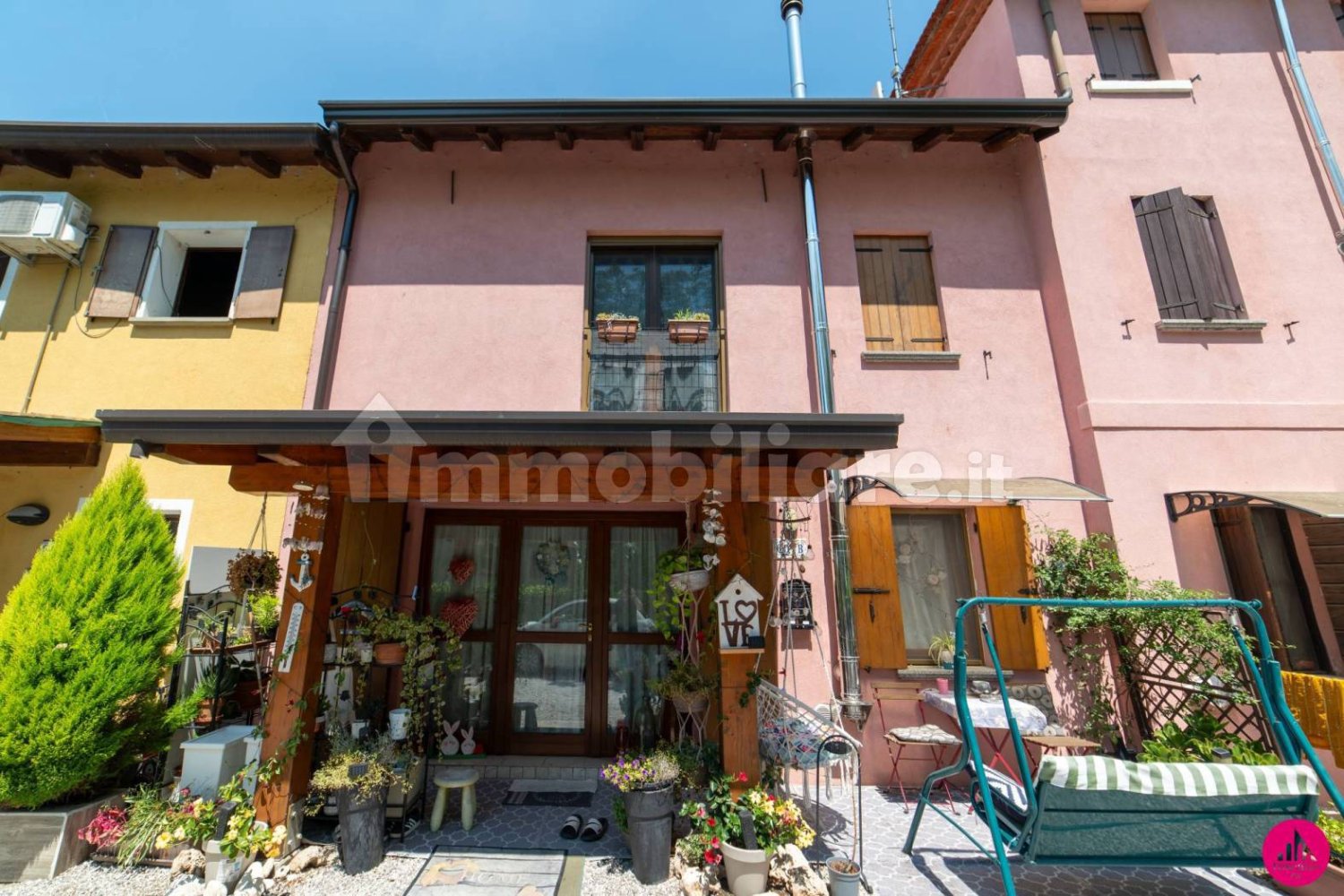 2 bedrooms House in Pordenone, Italy No. 300932