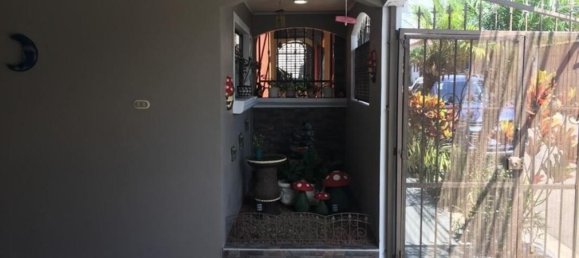 Casa de 3 dormitorios en Heredia, Costa Rica No. 541 2