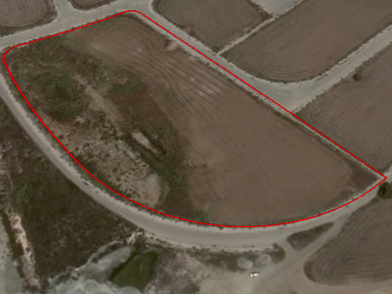 20589m² Land in Pervolia, Cyprus No. 11315