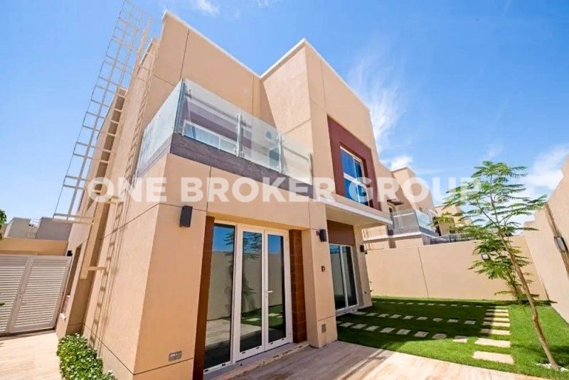4 bedrooms Villa in Al Barsha, UAE No. 1539