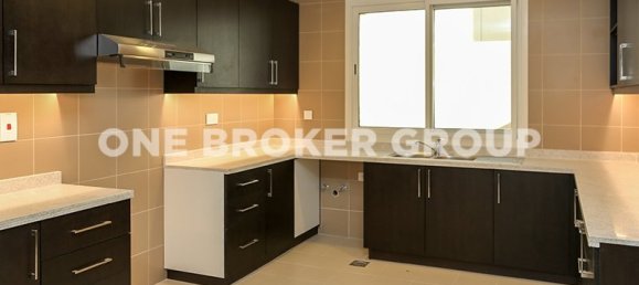 4 bedrooms Villa in Al Barsha, UAE No. 1539 13