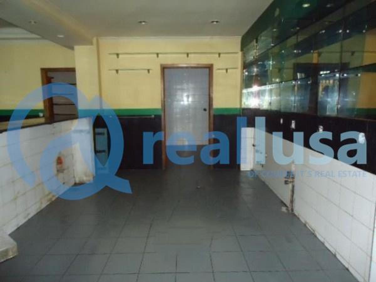 116m² Shop in Porto, Portugal No. 8198