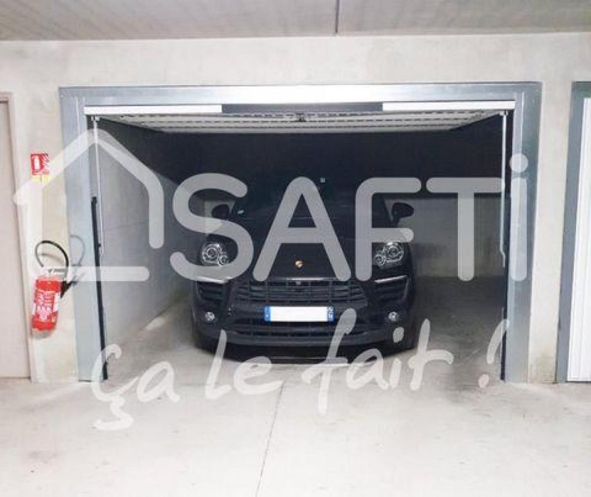 16m² Shop in Montpellier, France No. 21122