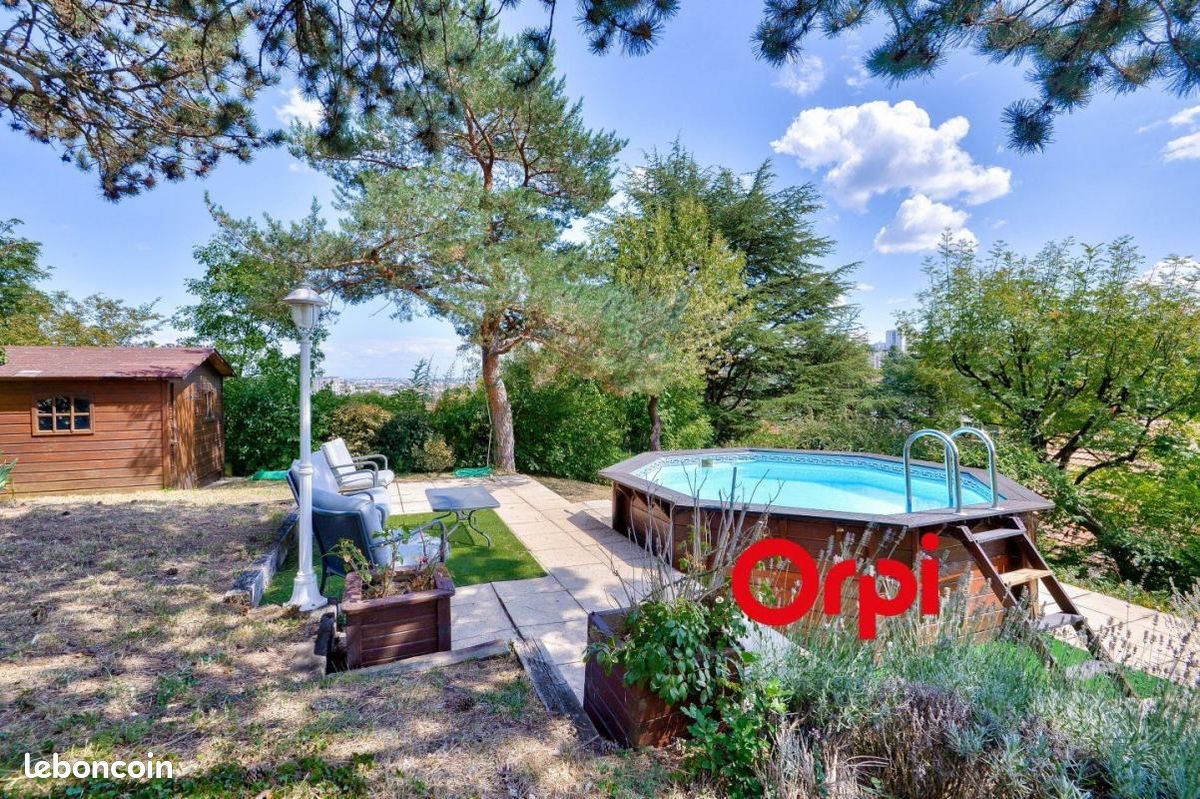 3 bedrooms House in Rhone, France No. 337873