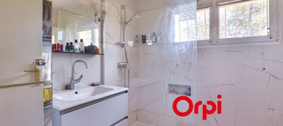 3 bedrooms House in Rhone, France No. 337873 9