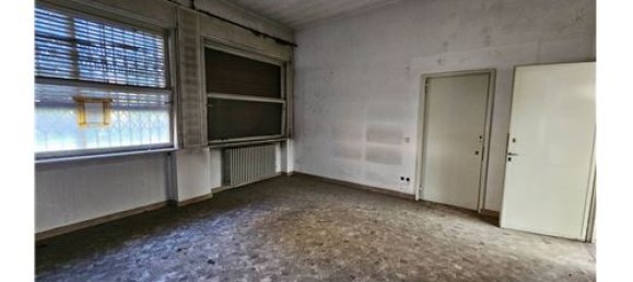 900m² Commercial property in Parabiago, Italy No. 279235 24
