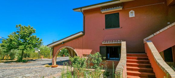 6 bedrooms Villa in Teramo, Italy No. 371489 32
