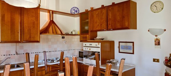 6 bedrooms Villa in Teramo, Italy No. 371489 15