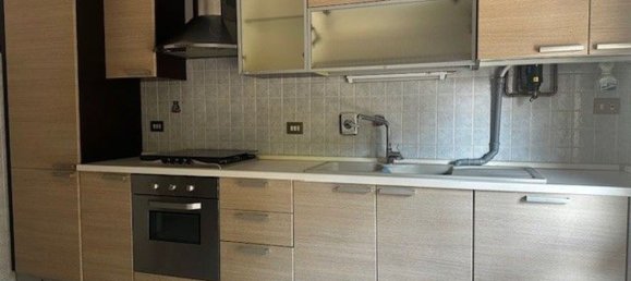 3 rooms Apartment in Camposanto, Italy No. 309520 5