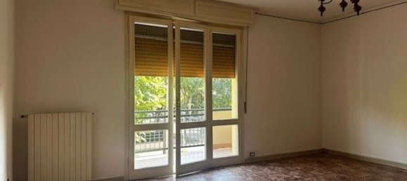 3 rooms Apartment in Camposanto, Italy No. 309520 2