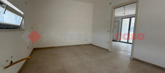 4 rooms Penthouse in Montesarchio, Italy No. 156806 8