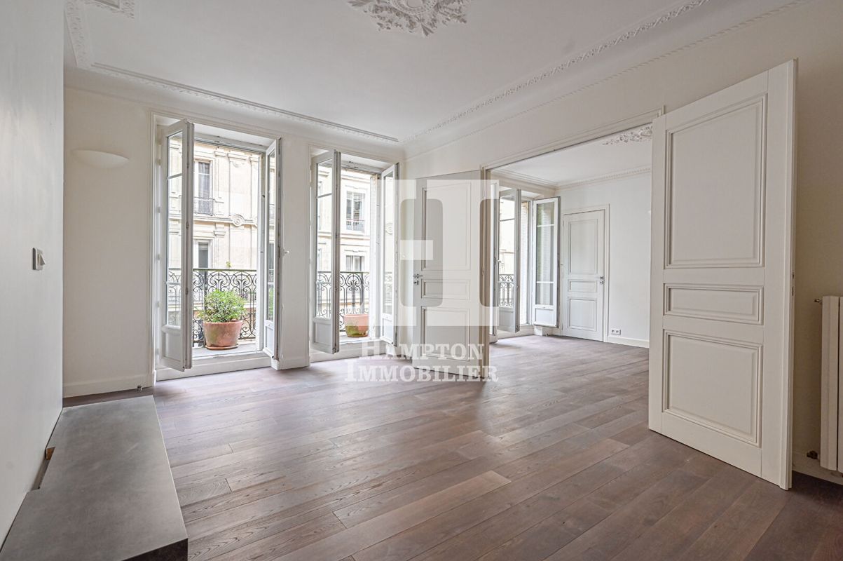 2 bedrooms Apartment in Paris, France No. 344517