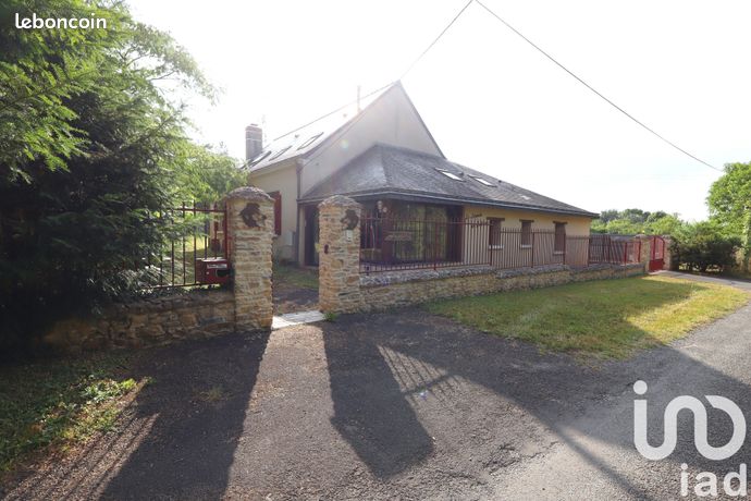 4 bedrooms House in Loire, France No. 312693