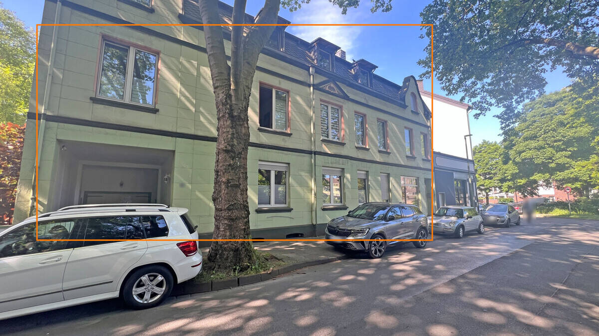 490m² Building in Duisburg, Germany No. 370507