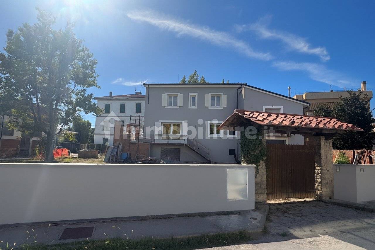 3 Schlafzimmer Haus in Cascina, Italy, Nr. 352532