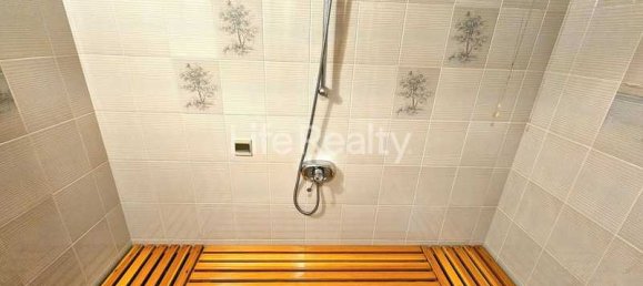 6 bedrooms House in Agios Athanasios, Cyprus No. 7091 8