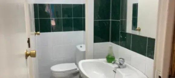 33m² Commercial property in Zaragoza, Spain No. 184806 2